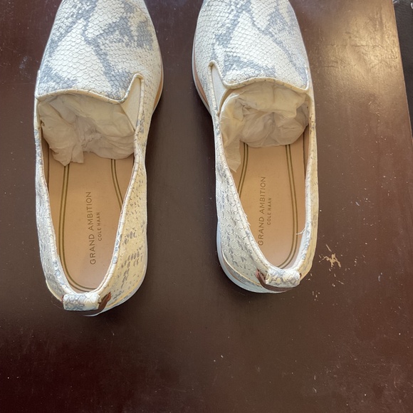 Hass Cole women’s walking shoe - Picture 2 of 3